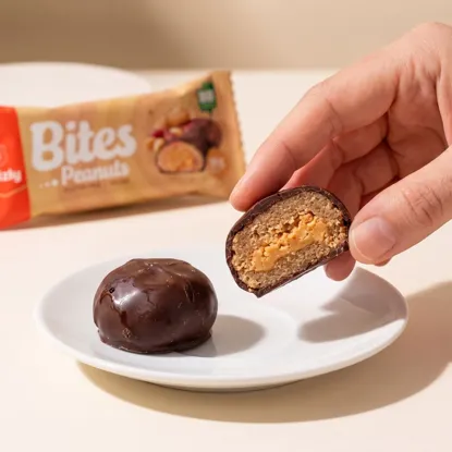 BITES Arašídové plněné mini tyčinky v hořké čokoládě BIO (2x19 g)